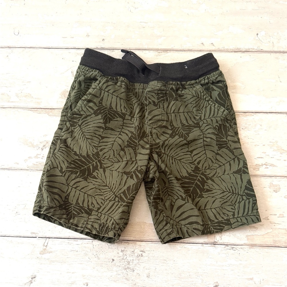 Boys 5T Shorts Olive Green Leaf Print Pull On Style Kids Toddler Size 5